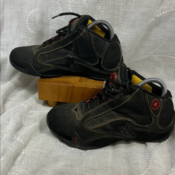 Converse high top athletic shoes Dwayne Wade 1h 07 02 - Picture 3 of 15